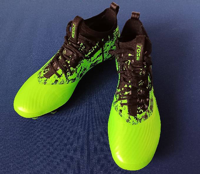 サッカー元日本代表 中澤佑二様サイン入りサッカーシューズ 1名様分