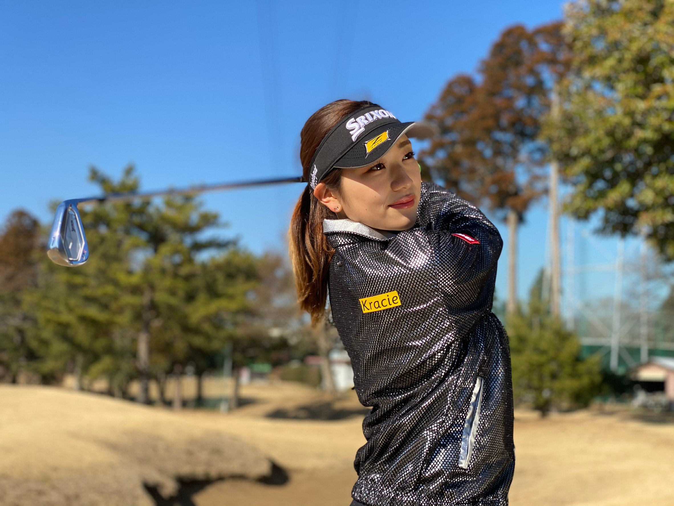 女子プロゴルファー安田彩乃選手　サイン入りゴルフグッズ　１名様分